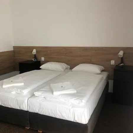 R10 Hotel 3*