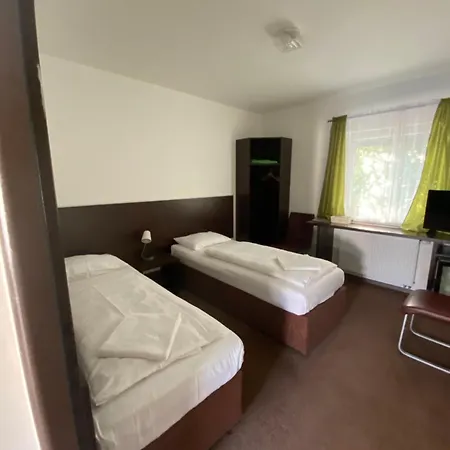 R10 Hotel 3*