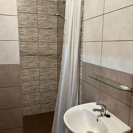 R10 Hotel 3*