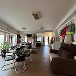 Hotel R10