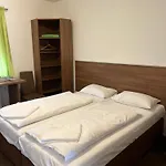 R10 Hotel 3*